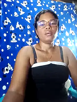 Snapshot of Yandris_1212 chatting on May 4, 11:34 pm Yandris 1212 online show from May 4, 11:34 pm