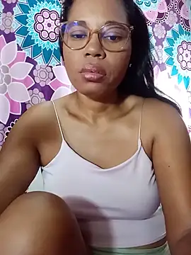 Snapshot of Yandris_1212 chatting on May 21, 1:40 pm Yandris 1212 online show from May 21, 1:40 pm