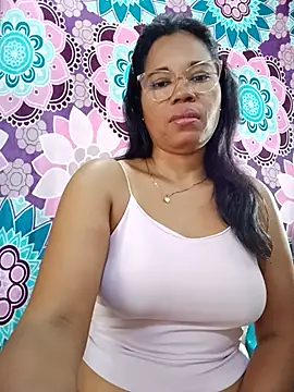 Snapshot of Yandris_1212 chatting on July 4, 1:39 pm Yandris 1212 online show from July 4, 1:39 pm