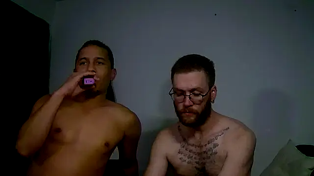 Snapshot of jasperRedwood chatting on March 6, 2:41 am jasperRedwood online show from March 6, 2:41 am