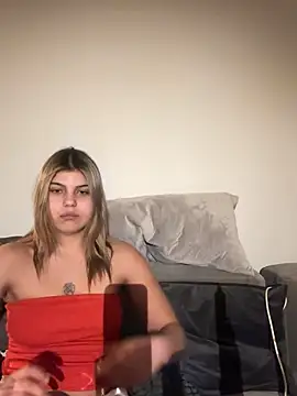 Snapshot of justsomeoneuknow chatting on February 16, 8:38 pm justsomeoneuknow online show from February 16, 8:38 pm