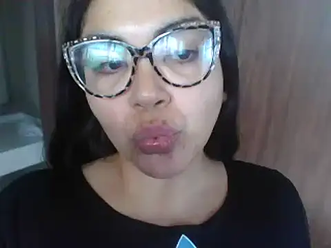 Snapshot of ladystichita chatting on June 21, 4:20 pm ladystichita online show from June 21, 4:20 pm
