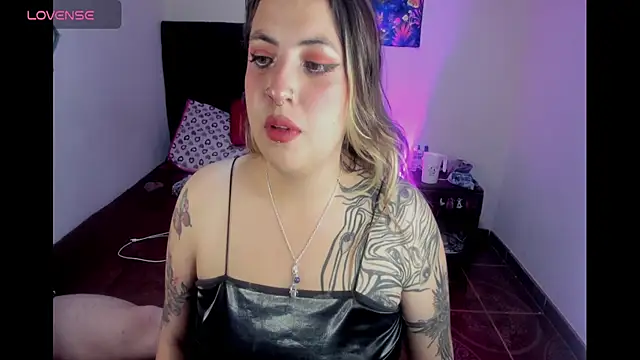 lunaa rayy420 online show from July 6, 3:47 am