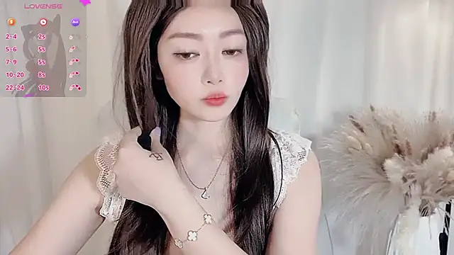 Snapshot of XinYuemeimei chatting on May 26, 2:46 pm XinYuemeimei online show from May 26, 2:46 pm