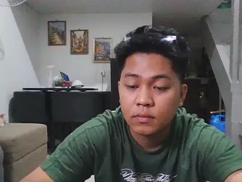 Snapshot of cutie_aaron chatting on June 19, 8:51 am cutie aaron online show from June 19, 8:51 am