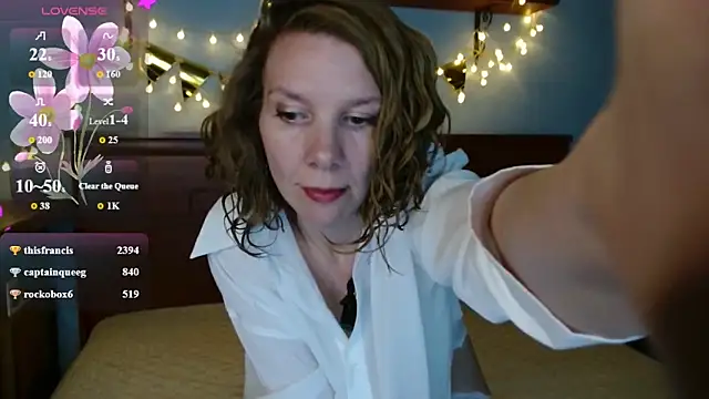 Daisy Lovely online show from May 6, 4:08 am