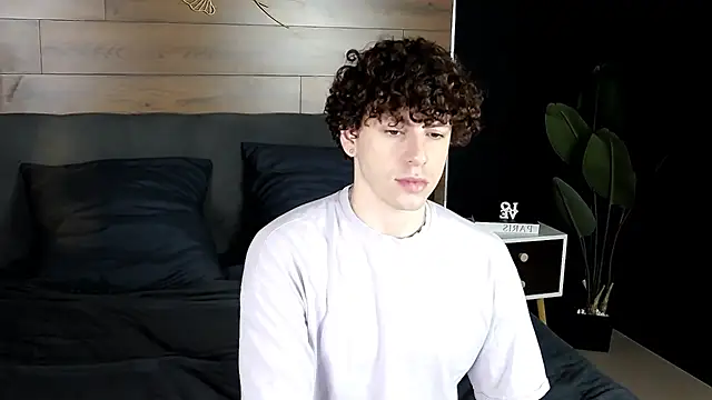 TylerGibson online show from February 4, 3:34 am