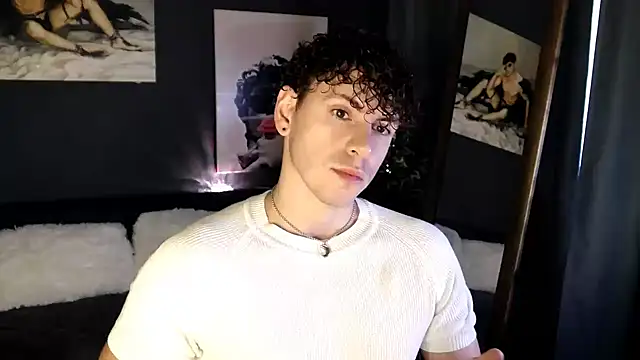 TylerGibson online show from July 16, 4:40 am