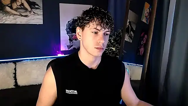 TylerGibson online show from July 30, 4:00 am