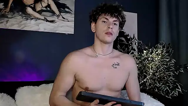 TylerGibson online show from July 31, 6:51 pm
