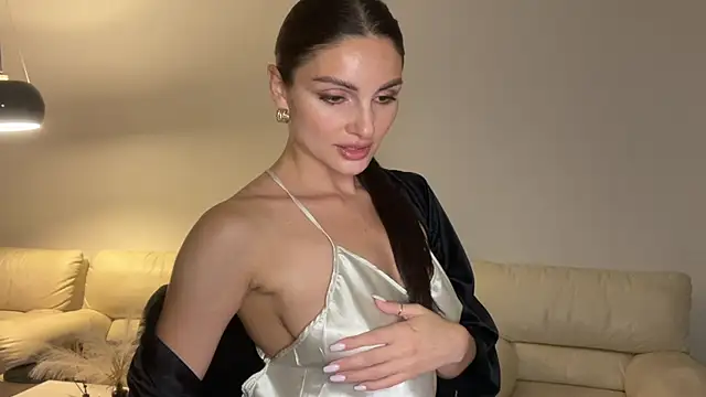 Snapshot of RoxelleSilvara69 chatting on July 19, 11:52 pm RoxelleSilvara69 online show from July 19, 11:52 pm