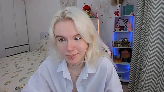 Mia WaterFall online show from February 18, 3:46 am