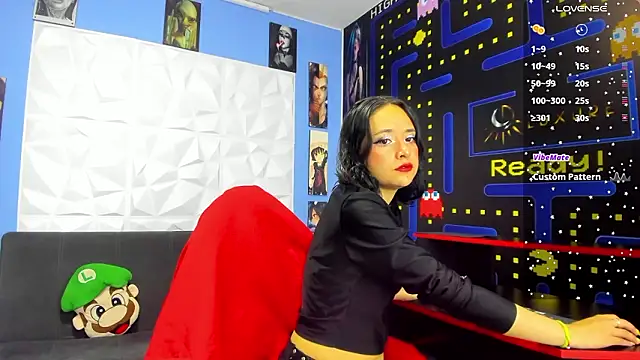 IvyyEmerald online show from March 13, 1:18 pm