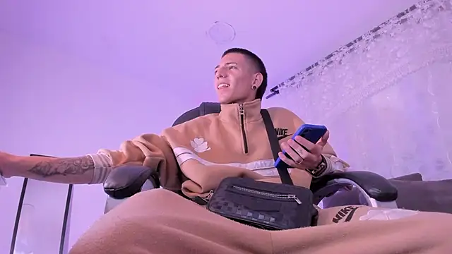 Snapshot of NickyyFlow chatting on March 26, 10:37 pm NickyyFlow online show from March 26, 10:37 pm