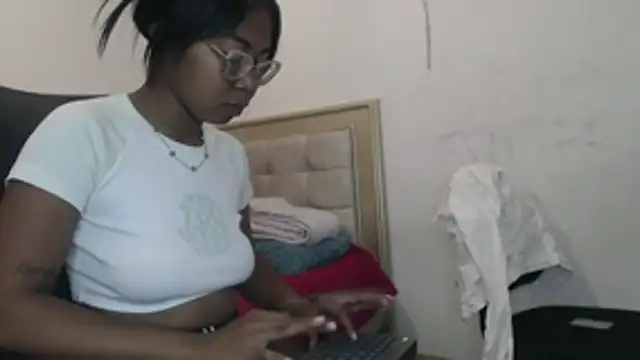 girl sexy27 online show from February 28, 2:18 pm