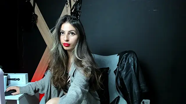 GoddesLeila online show from May 13, 3:09 pm
