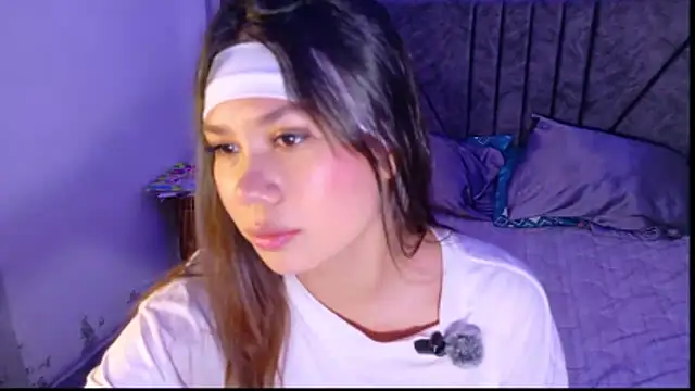 Snapshot of Wendy_Mills_ chatting on February 10, 3:32 am Wendy Mills online show from February 10, 3:32 am