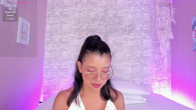 Snapshot of Olivia_Lane chatting on February 4, 7:09 pm Olivia Lane online show from February 4, 7:09 pm