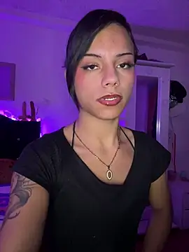 Snapshot of andyy_x chatting on July 10, 6:43 pm andyy x online show from July 10, 6:43 pm