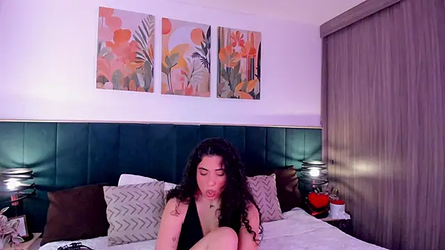 Snapshot of IrinaBlanc chatting on June 20, 4:04 am IrinaBlanc online show from June 20, 4:04 am