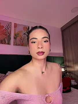 Snapshot of IrinaBlanc chatting on July 16, 10:38 pm IrinaBlanc online show from July 16, 10:38 pm