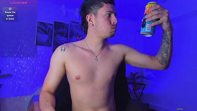 Snapshot of Nils_saintt chatting on January 18, 4:27 am Nils saintt online show from January 18, 4:27 am