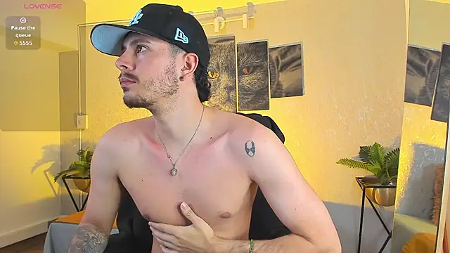 Snapshot of Nils_saintt chatting on February 4, 3:45 am Nils saintt online show from February 4, 3:45 am