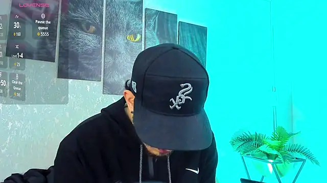 Snapshot of Nils_saintt chatting on February 21, 3:51 am Nils saintt online show from February 21, 3:51 am