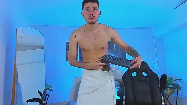 Snapshot of Nils_saintt chatting on February 28, 3:35 pm Nils saintt online show from February 28, 3:35 pm