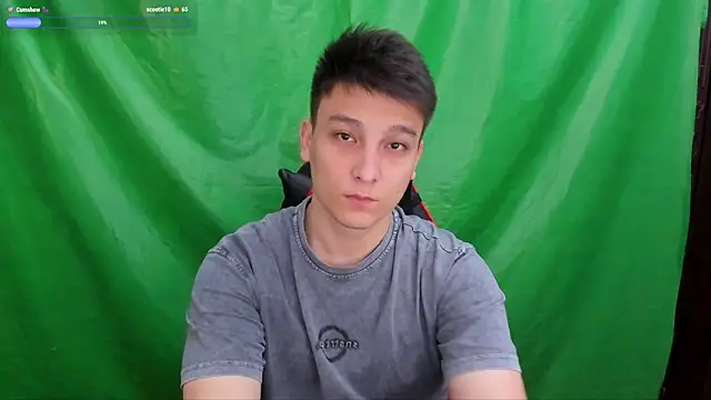 Snapshot of Justin_time111 chatting on June 11, 12:32 am Justin time111 online show from June 11, 12:32 am