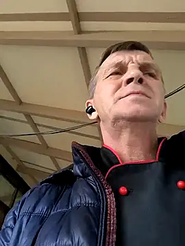 Snapshot of andrei73200 chatting on February 1, 7:51 am andrei73200 online show from February 1, 7:51 am