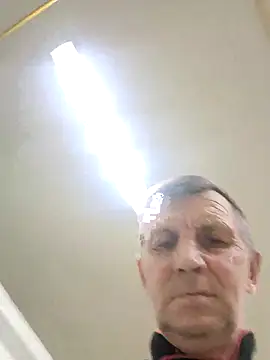 Snapshot of andrei73200 chatting on February 2, 2:27 pm andrei73200 online show from February 2, 2:27 pm