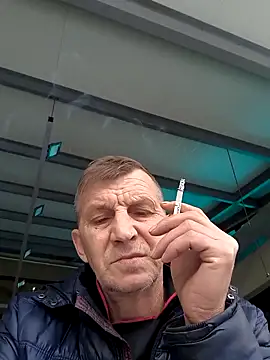 Snapshot of andrei73200 chatting on February 8, 6:50 am andrei73200 online show from February 8, 6:50 am