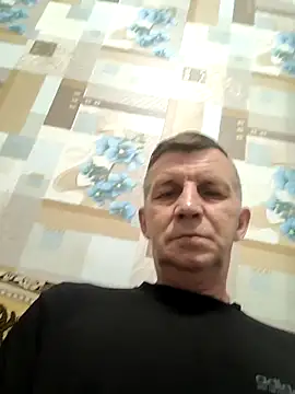 Snapshot of andrei73200 chatting on February 24, 2:42 am andrei73200 online show from February 24, 2:42 am