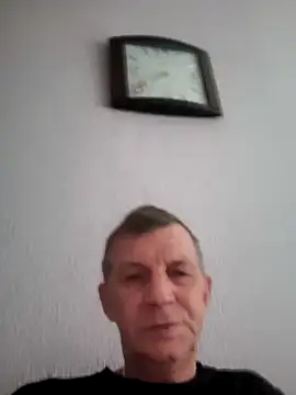 Snapshot of andrei73200 chatting on March 1, 2:46 am andrei73200 online show from March 1, 2:46 am