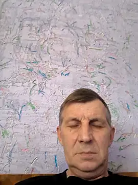 Snapshot of andrei73200 chatting on March 2, 11:28 am andrei73200 online show from March 2, 11:28 am