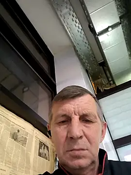 Snapshot of andrei73200 chatting on March 14, 1:16 pm andrei73200 online show from March 14, 1:16 pm