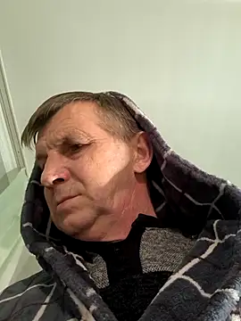 Snapshot of andrei73200 chatting on March 16, 6:01 pm andrei73200 online show from March 16, 6:01 pm