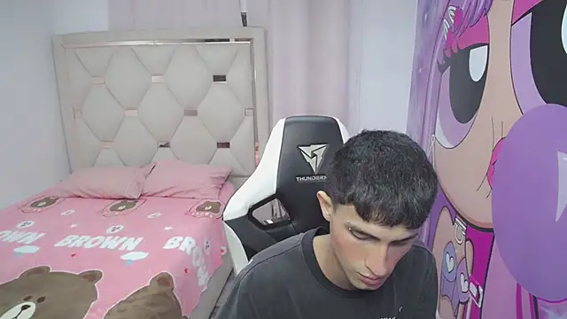 Snapshot of Akyra_latinn chatting on January 17, 4:11 pm Akyra latinn online show from January 17, 4:11 pm