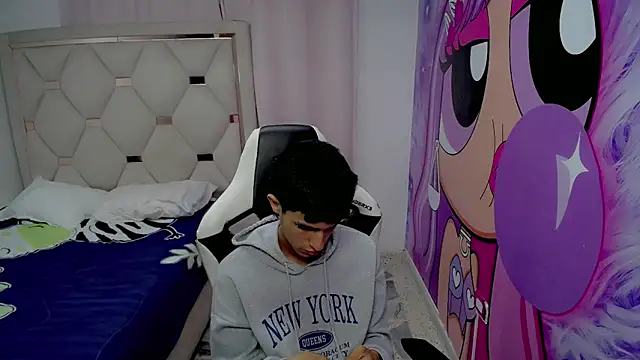 Snapshot of Akyra_latinn chatting on February 2, 12:15 pm Akyra latinn online show from February 2, 12:15 pm