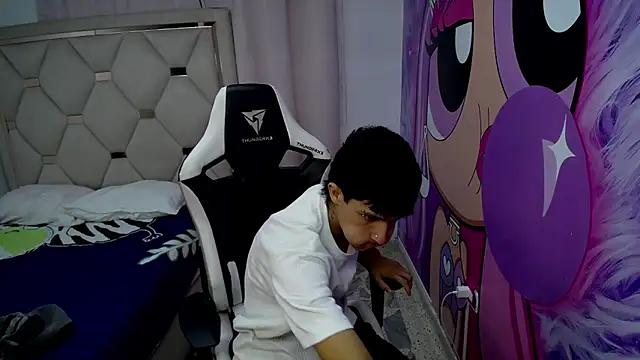 Snapshot of Akyra_latinn chatting on February 3, 1:27 pm Akyra latinn online show from February 3, 1:27 pm