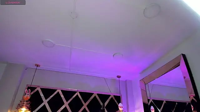Lucia 24x online show from May 1, 1:05 pm