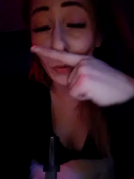 dewimp1 online show from February 3, 8:58 pm