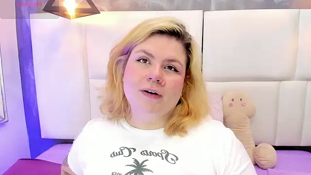 Snapshot of Martina_armos chatting on June 17, 1:34 pm Martina armos online show from June 17, 1:34 pm
