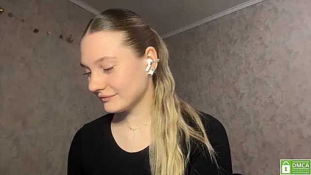 Jolievic online show from February 1, 5:11 pm