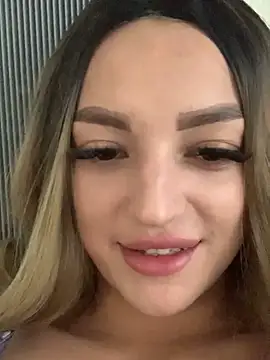 Snapshot of SashaPri chatting on May 29, 1:31 pm SashaPri online show from May 29, 1:31 pm
