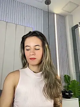 JuliaColemann online show from April 24, 3:47 pm