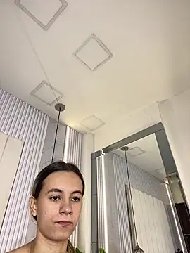 Snapshot of JuliaColemann chatting on May 10, 11:59 am JuliaColemann online show from May 10, 11:59 am