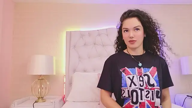 Snapshot of RoxanaAngel chatting on February 26, 2:16 pm RoxanaAngel online show from February 26, 2:16 pm