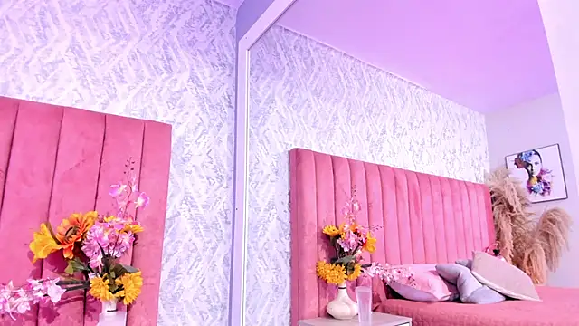 chiarabonds online show from February 13, 5:09 pm